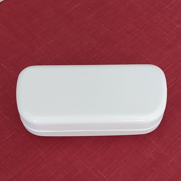 Nine West White Hinged Hard Clamshell Sunglass Case - Picture 5 of 12